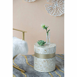 Столик акцентный с отделкой раковинами устриц 35x35x40см